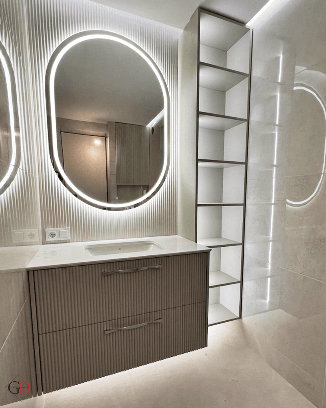 Mobilier baie luminos cu riflu — GranDen